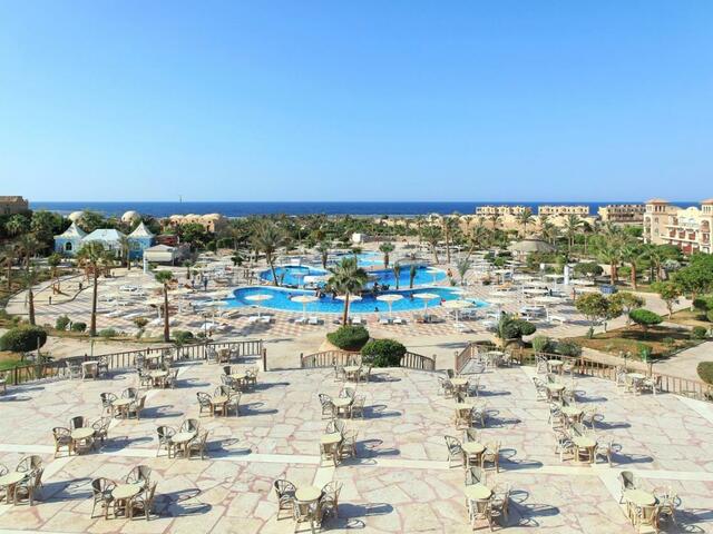 фото отеля Pensee Royal Garden (ex. The Three Corners Pensee Beach Resort) изображение №1