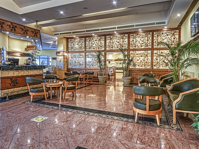 фото Falcon Hills изображение №14