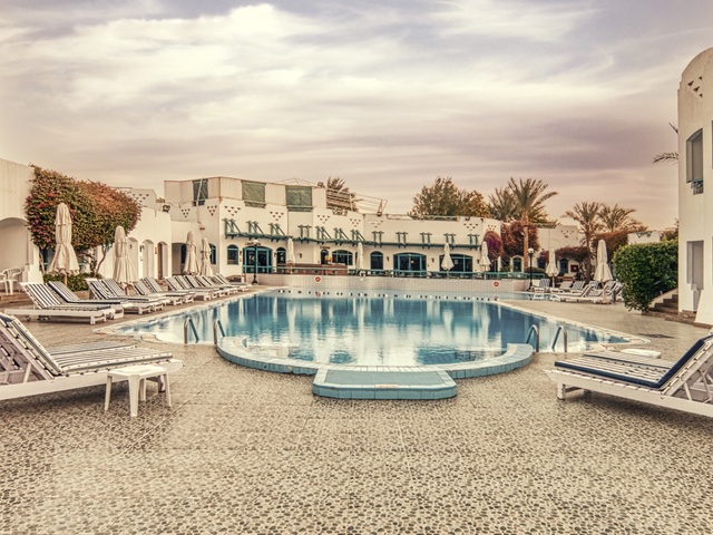 фото отеля Falcon Hills изображение №25