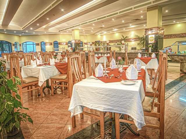 фотографии отеля Falcon Hills изображение №15