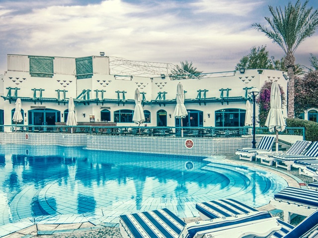 фото Falcon Hills изображение №18