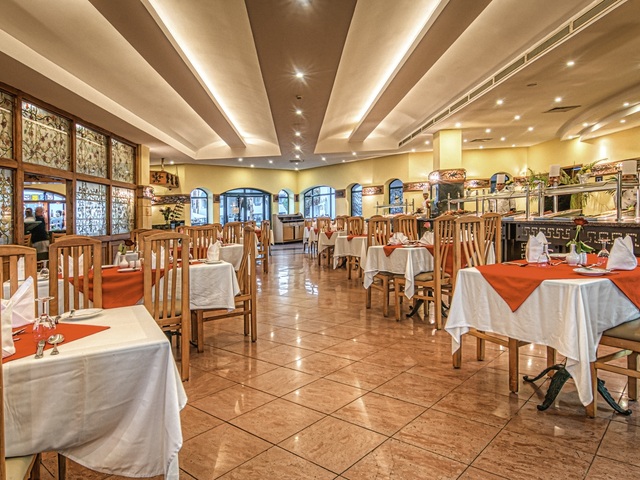 фото отеля Falcon Hills изображение №17