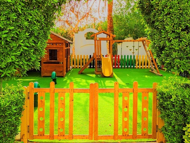 фото отеля Falcon Hills изображение №9