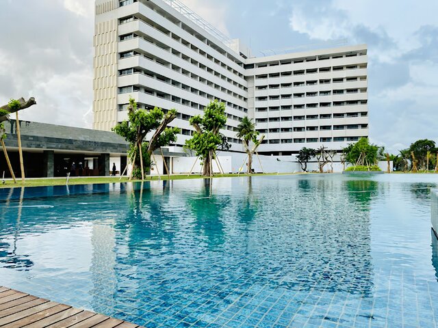 фото отеля Bali Beach изображение №1