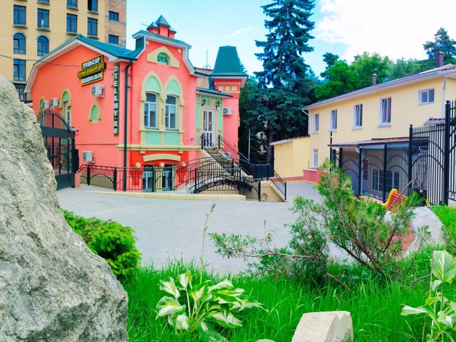 Hotel