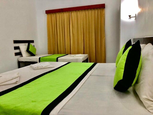 фото Sundowners Guesthouse (ex. Drifters Guesthouse) изображение №50