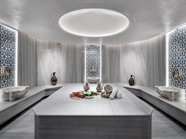 фото отеля Crowne Plaza Istanbul Ortakoy Bosphorus, An IHG Hotel изображение №57