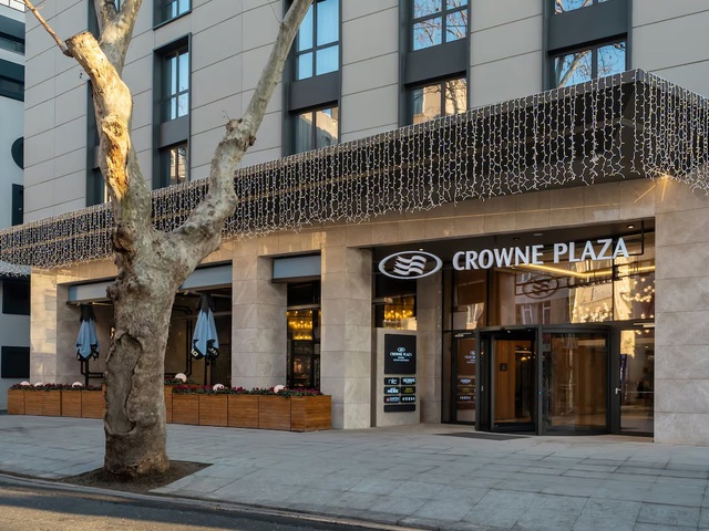 фото отеля Crowne Plaza Istanbul Ortakoy Bosphorus, An IHG Hotel изображение №1