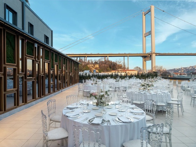фото отеля Crowne Plaza Istanbul Ortakoy Bosphorus, An IHG Hotel изображение №21