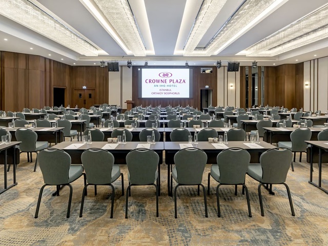 фото Crowne Plaza Istanbul Ortakoy Bosphorus, An IHG Hotel изображение №10