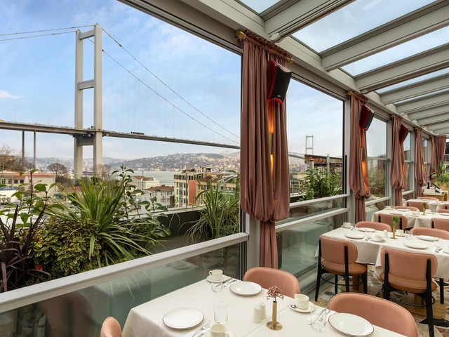 фото отеля Crowne Plaza Istanbul Ortakoy Bosphorus, An IHG Hotel изображение №13