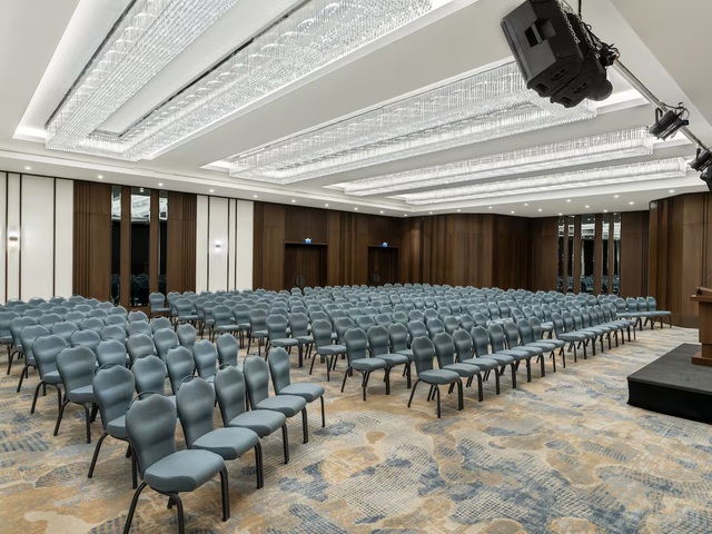 фото Crowne Plaza Istanbul Ortakoy Bosphorus, An IHG Hotel изображение №2