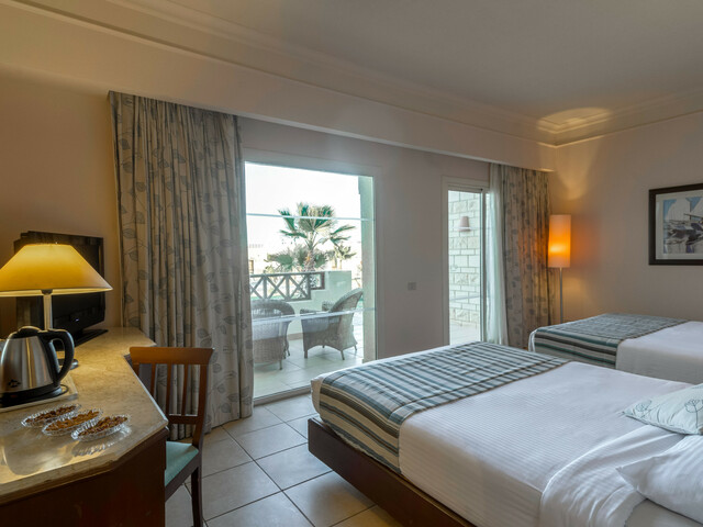 фотографии отеля Coral Beach (ex. Coral Beach Rotana Resort) изображение №71