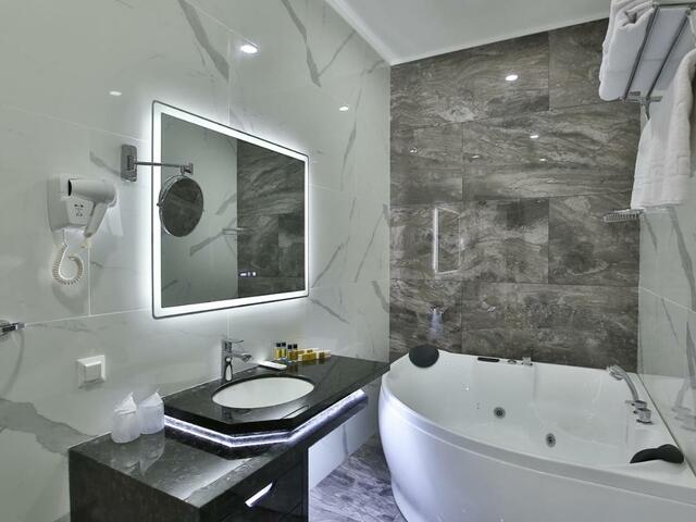 фото Paradise Plaza Luxury изображение №18