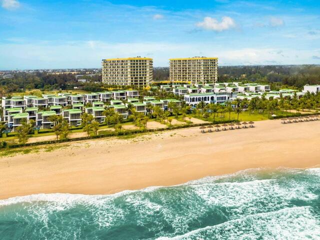 http://Wyndham%20Hoi%20An%20Royal%20Beachfront%20Resort%20&%20Villas
