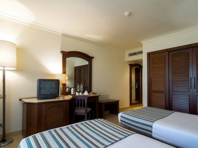 фото отеля Coral Beach (ex. Coral Beach Rotana Resort) изображение №65