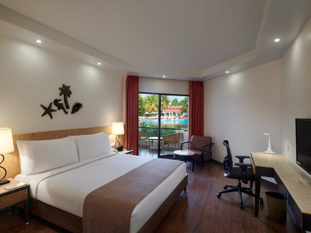 фото Holiday Inn Resort изображение №2