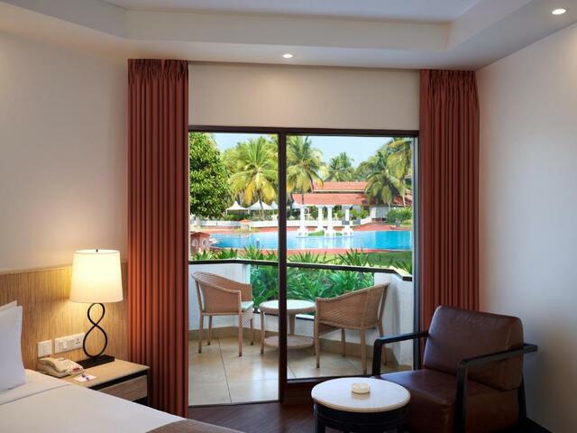 фотографии отеля Holiday Inn Resort изображение №3