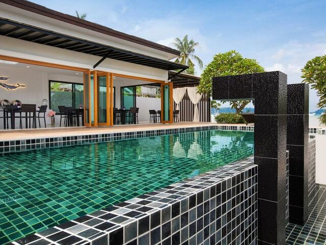 Nariya Bayfront Phuket (ex. Andaman Seafront Villa)