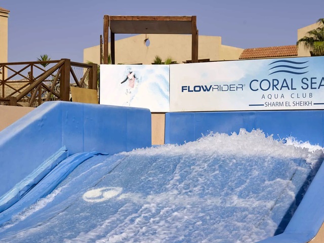 фото Coral Sea Holiday Resort (ex. Coral Sea Holiday Village Resort) изображение №2