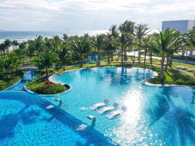 фото отеля The Western Seaview Cam Ranh Condotel изображение №1
