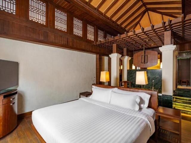 фото отеля Centara Grand Beach Resort Phuket изображение №25