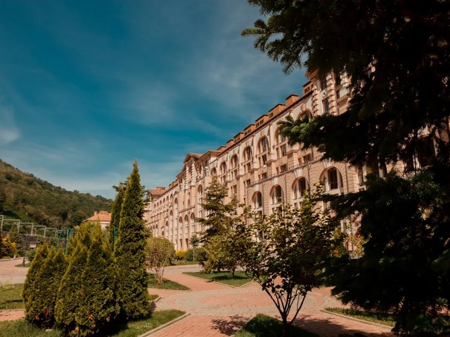 фото Комплекс Апартаментов Красная Поляна (ex. Горки Город Апартаменты) изображение №10