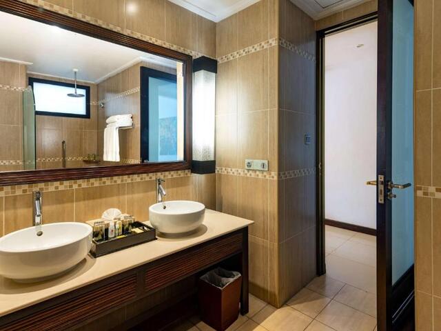 фото отеля DoubleTree by Hilton Seychelles Allamanda Resort & Spa (ex. TClub Allamanda Resort) изображение №5