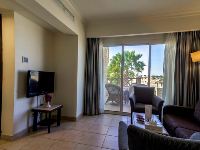 фотографии Coral Beach (ex. Coral Beach Rotana Resort) изображение №36