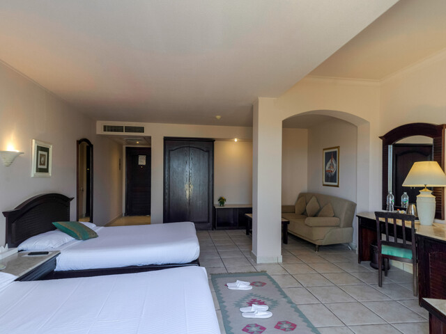 фото Coral Beach (ex. Coral Beach Rotana Resort) изображение №18