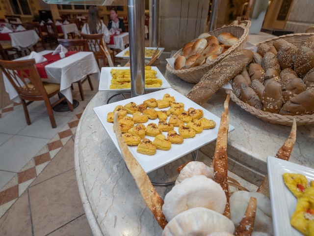 фото отеля Coral Beach (ex. Coral Beach Rotana Resort) изображение №9