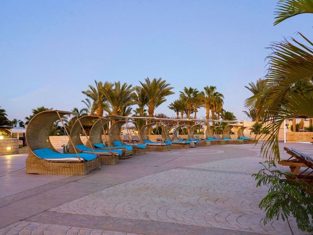 фото Coral Beach (ex. Coral Beach Rotana Resort) изображение №6