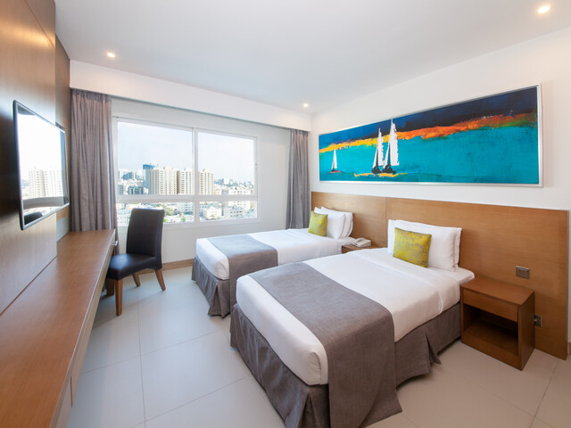 фотографии Ramada by Wyndham Beach Ajman (ex. Landmark Suites Ajman; Coral Suites; Safir Dana Beach Resort) изображение №24