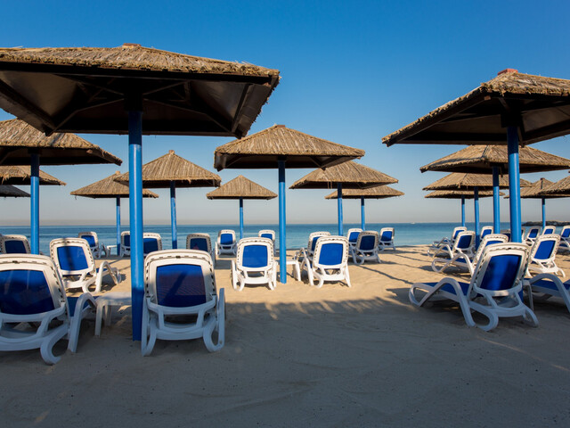 фото отеля Ramada by Wyndham Beach Ajman (ex. Landmark Suites Ajman; Coral Suites; Safir Dana Beach Resort) изображение №13
