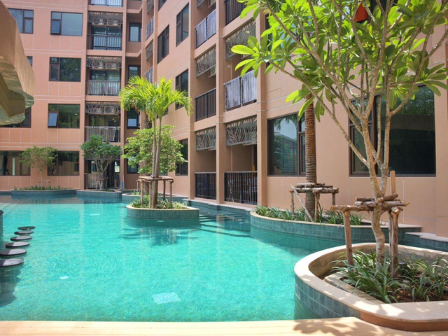 http://The%20Proud%20Karon%20Beach%20Phuket%20Trademark%20Collection%20By%20Wyndham