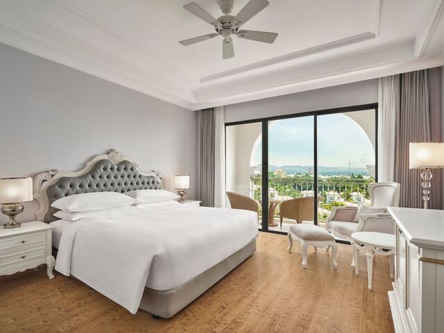 фото Sheraton Phu Quoc Long Beach Resort (ex. Vinpearl Phu Quoc Resort & Golf) изображение №2