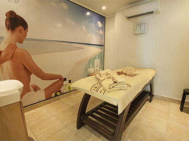 фото отеля Sunrise Serano Aqua Park Resort (ex. Riviera Aqua Park Resort By Sunrise (ex. Hawaii Riviera Aqua Park Resort) изображение №21