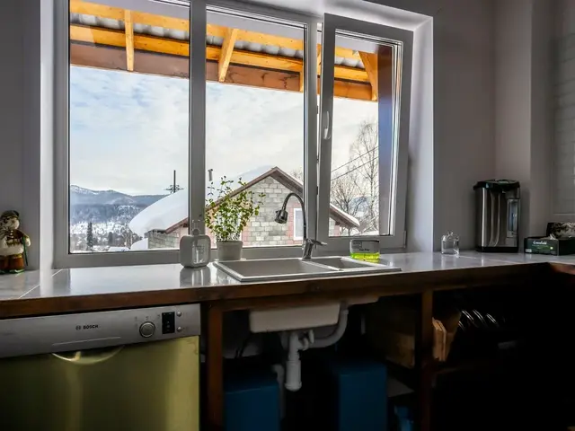 фото Рыжий Пони (ex. Гостевой Дом На Весенней 32В) изображение №6