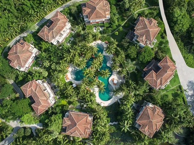 фотографии Swissotel & Grand Mercure Sanya Yalong Bay (ex. Grand Mercure Sanya Yalong Bay; Huayu Resort & Spa Yalong Bay Sanya) изображение №48