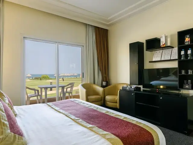 фото Royal Beach Hotel & Resort изображение №18