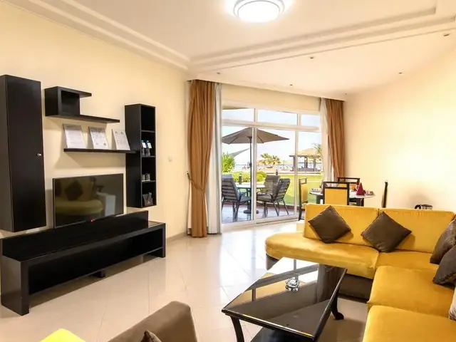 фотографии отеля Royal Beach Hotel & Resort изображение №15