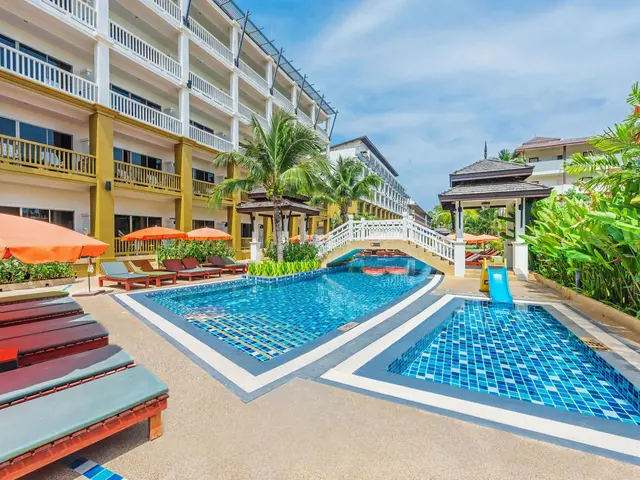 фото отеля Kata Sea Breeze Resort изображение №1