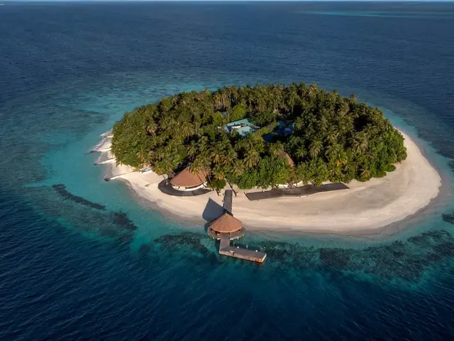 Dhawa Ihuru (ex. Angsana Resort & Spa Ihuru)