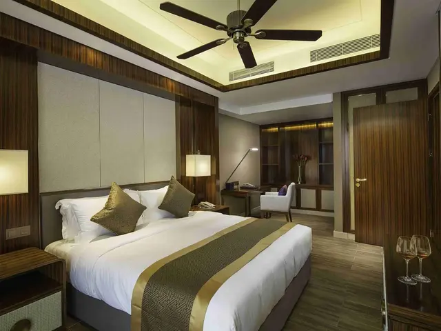 фото отеля Jinghai Hotel Resort изображение №9