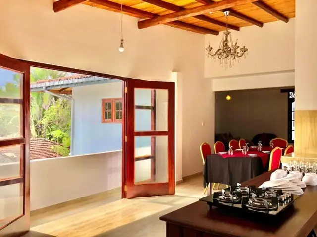 фото Sundowners Guesthouse (ex. Drifters Guesthouse) изображение №2