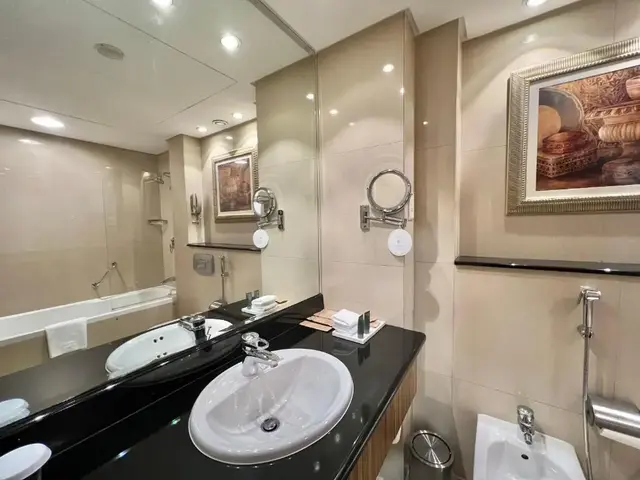 фото отеля Swissotel Al Murooj (ex. Roda Al Murooj; Al Murooj Rotana) изображение №17