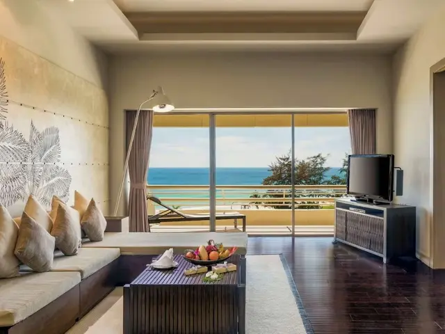 фото Pullman Phuket Karon Beach Resort (ex. Phuket Arcadia Karon Beach Resort; Hilton Phuket Arcadia Resort & Spa) изображение №2