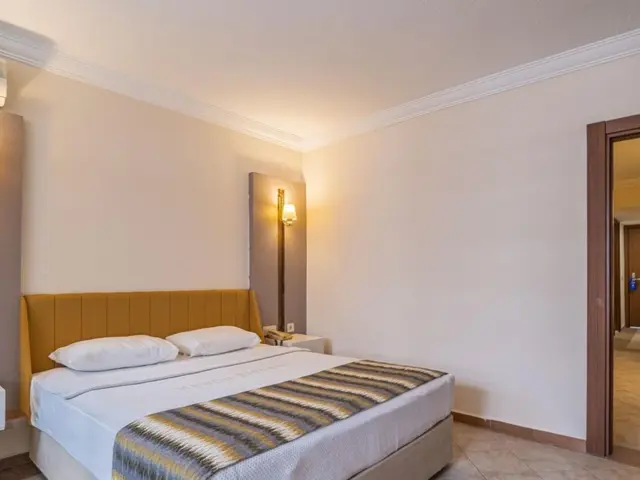 фото отеля Prestige Alanya (ex. Euphoria Comfort Beach Alanya; Loxia Comfort Beach Alanya; Happy Elegant) изображение №9