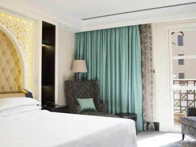 фото отеля Sheraton Sharjah Beach Resort & Spa изображение №5