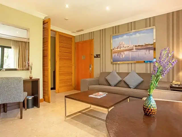 фото Dubai Marine Beach Resort & Spa изображение №2